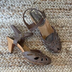 Krone Saga 37 Vintage Taupe Grey Wooden Clogs Sandals Shoes